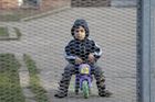 Migrant z Kosova a jeho dvě děti byli v zařízení pro cizince protiústavně, rozhodl soud