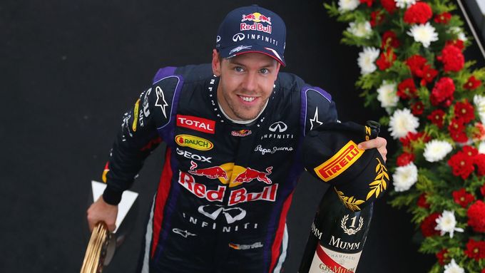 Sebastian Vettel letos vyhrál čtvrtý titul mistra světa F1 po sobě.