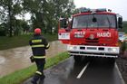 Prudké deště způsobily záplavy, zemřela jedna žena