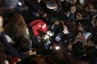 Tragický průběh měly novoroční oslavy v Šanghaji, kde dav zřejmě zachvátila panika. Podle úřadů při tom zahynulo nejméně 35 lidí.