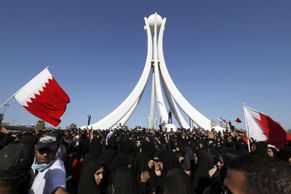 F1 na Bahrajnu: Miliardový cirkus ve stínu boje za demokracii