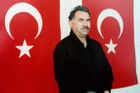 Ať místo zbraní mluví politici, vyzval Kurdy Ocalan