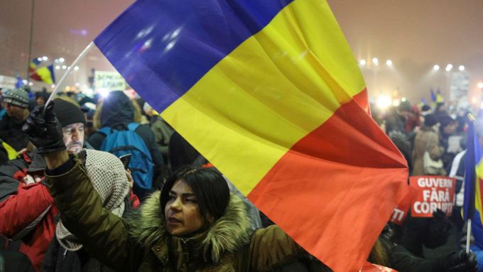 Jedna z demonstrací v Bukurešti proti rumunské vládě.