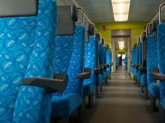 Interiér motorového vlaku společnosti Arriva.