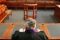 Vrchní soud potvrdil deset let za znásilnění v Bydžově
