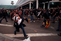 Katalánsko zaplavily protesty. Pondělní demonstrace měly přes sto zraněných