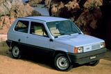 První generace Fiatu Panda byla extrémně úspěšná a její příběh se začal psát na ženevském autosalonu 1980. Celkem do roku 2003 vzniklo asi 4,5 milionu exemplářů tohoto vozu, který se nabízel i s pohonem všech kol.