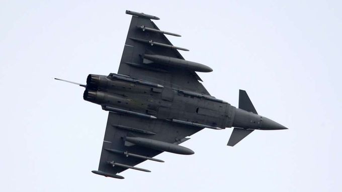 Přijde v Sýrii ke slovu i britské Královské letectvo? Podle analytiků nejspíš ne (na snímku britský letoun Eurofighter EF-2000 Typhoon).