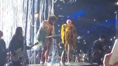 Záznam koncertu Miley Cyrus a The Flaming Lips v Staples Centre