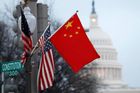 USA prošetří, jak čínské firmy získávají americké technologie. Je to jen začátek, ohlásil Trump