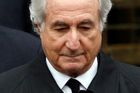 Madoff už sebevraždu neplánuje, ve vězení se má skvěle