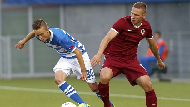 EL, Zwolle - Sparta: Ryan Thomas ze Zwolle (vlevo) a Pavel Kadeřábek ze Sparty