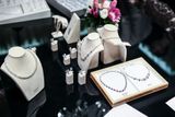 Česká šperkařská firma ALO diamonds už více jak dvacet let vyrábí a prodává drobnosti pro bohaté.