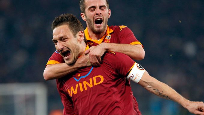 Totti i Pjanič dali po jednom gólu a AS Řím znovu vyhrál.