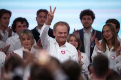 Poláci rozhodli. Volby vyhrálo PiS, k vládě má ale blíž proevropská opozice