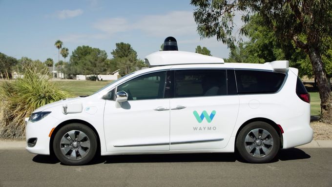 Phoenix se příští měsíc dočká prvních autonomních taxíků společnosti Waymo.
