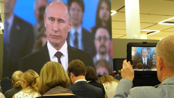 Vladimir Putin má projev.
