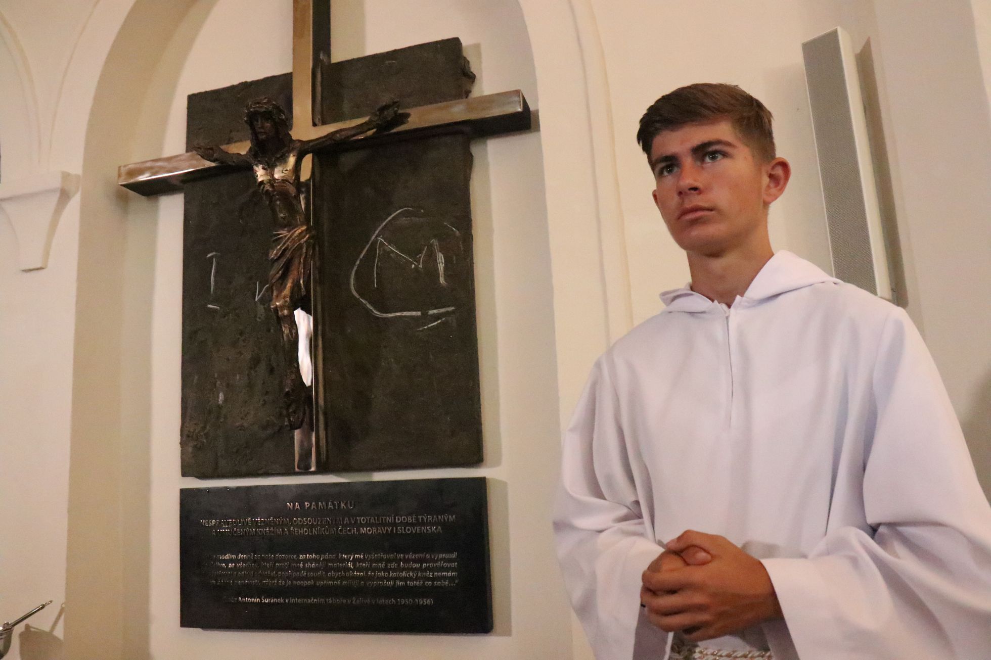 Památník v želivském kostele, který byl odhalený v neděli 11. srpna 2019