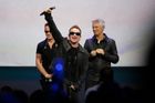U2 vyrazí na turné, Bono se ale ještě nemůže hýbat