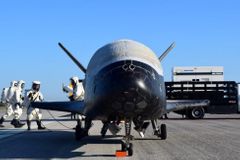 Na Mysu Canaveral přistál bezpilotní vesmírný letoun. Má za sebou dvouletou tajnou misi