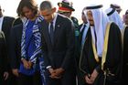 Proti zvyklostem. Obamová si u Saúdů nezakryla vlasy