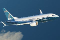 První aerolinky ruší Boeingu obří kontrakt. Konec problémového stroje by otřásl USA