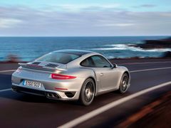 Zadní křídlo se vysunuje ve třech polohách