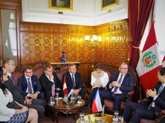 Oficiální návštěva poslanců a prezidenta NKÚ v Peru, přijal je předseda Kongresu Daniel Salaverry.