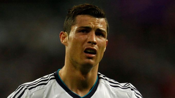 Cristiano Ronaldo se marně snažil o postup do finále Ligy mistrů. Vyřazení v semifinále od Dortmundu pak oplakal.