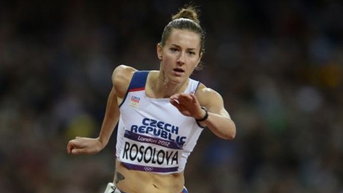 Denisa Rosolová se i přes chvilkovou diskvalifikaci do finále závodu na 400 metrů překážek probojovala