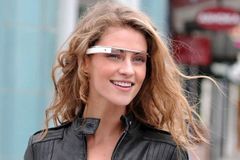 Google půjčil své chytré brýle modelkám