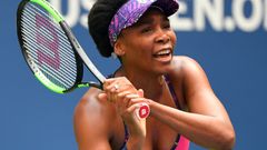 Odvážný výstřih Venus Williamsové i wimbledonský styl Kvitové. To je móda na US Open