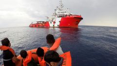 Italové si došlápnou na humanitární organizace. Vadí jim, že pomáhají pašerákům migrantů