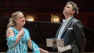 Sopranistka Diana Damrau a tenorista Jonas Kaufmann na písňovém recitále v pražském Obecním domě.