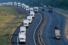První kamiony s pomocí dorazily na ukrajinské hranice