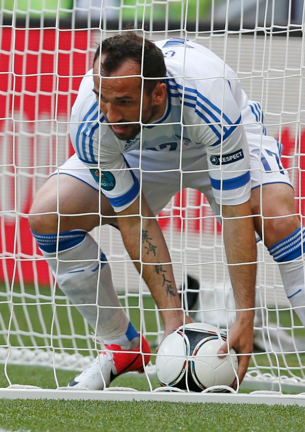 Fanis Gekas v utkání Řecko - Česká republika na Euru 2012