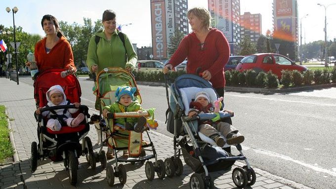 Mít děti se v Česku vyplatí - alespoň pokud jde o daně