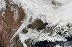 Zrušené lety, zavřené školy. Washington a východ USA se připravují na nevídanou sněhovou kalamitu