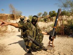 I palestinský Islámský džihád má svou mediální strategii. Na vojenské cvičení v Gaze 13. října byla pozvána i média.