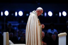 Papežovu mši v Polsku sledovalo 2,5 milionu lidí. Mladé věřící vyzval, aby odmítli nenávist