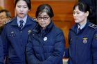 Důvěrnice jihokorejské exprezidentky byla odsouzena ke třem rokům. Uplácela firmy a využívala konexí