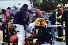 V domově pro veterány v USA zastřelil tři rukojmí bývalý pacient. Nakonec zabil i sebe