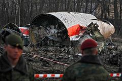 Za leteckou nehodu ve Smolensku nesou vinu i Rusové, tvrdí polský prokurátor