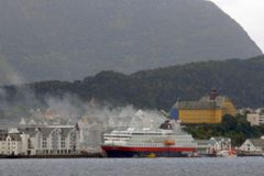 Na trajektu u břehů Norska uhořeli dva lidé