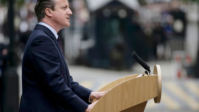 David Cameron hovoří po oznámení výsledků.