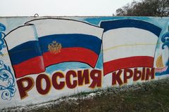 Ruské jaro na Krymu skončilo. Mužíci bez nášivek ale zůstali