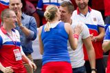 I Petra Kvitová si po konci "tenisového" vztahu našla náhradu - hokejistu Radka Meidla, jenž letos odehrál 12 zápasů v extraligovém Třinci. Podle posledních informací vstoupí zamilovaný pár do manželského svazku.