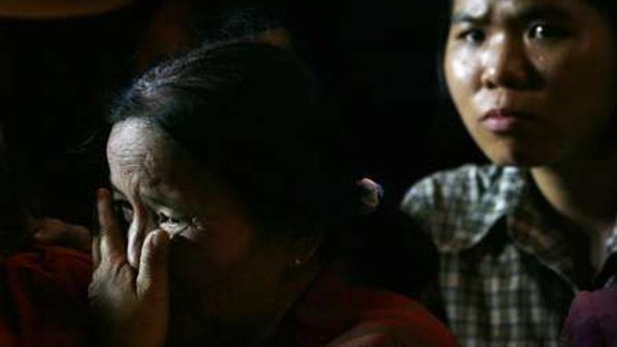 Příznivci strany Thai Rak Thai se pohroužili do hlubokého smutku