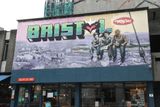 Vítejte v Bristolu, městu graffiti a alternativního umění.