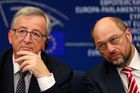 1. listopadu - Svoji činnost v Bruselu oficiálně zahájila nová Evropská komise v čele s bývalým lucemburským premiérem Jeanem-Claudem Junckerem. (Na snímku vlevo Jean-Claude Juncker s šéfem Evropského parlamentu Martinem Schulzem)
